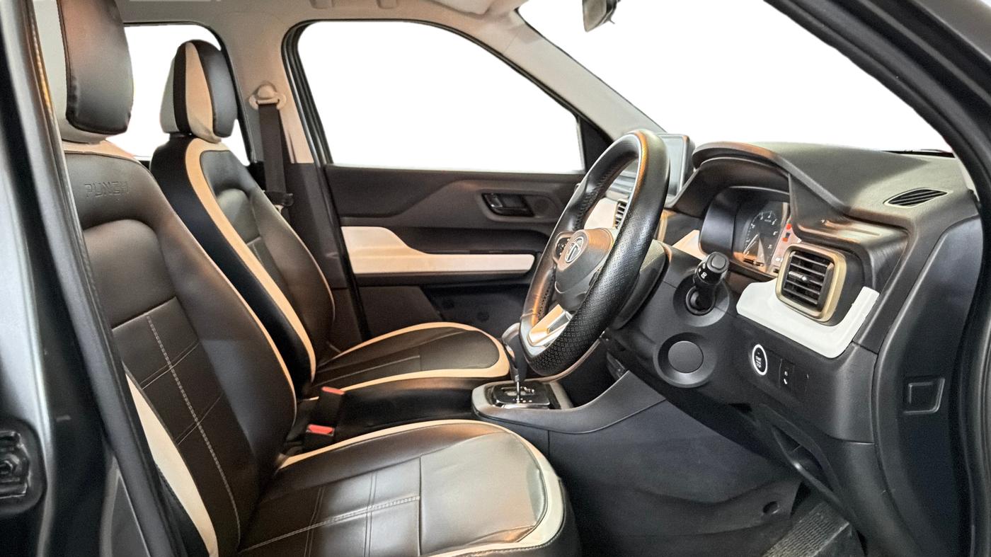 2022 Tata PUNCH ACCOMPLISHED AMT, Petrol, Automatic, 61,170 km, Right Side Front Door Cabin