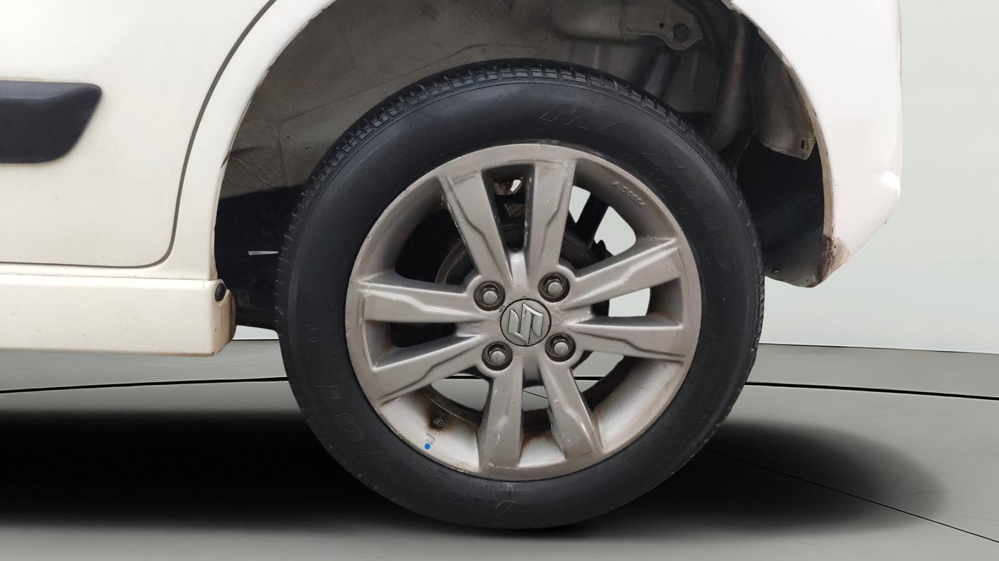 2015 Maruti Wagon R Stingray VXI, Petrol, Manual, 48,334 km, Left Rear Wheel