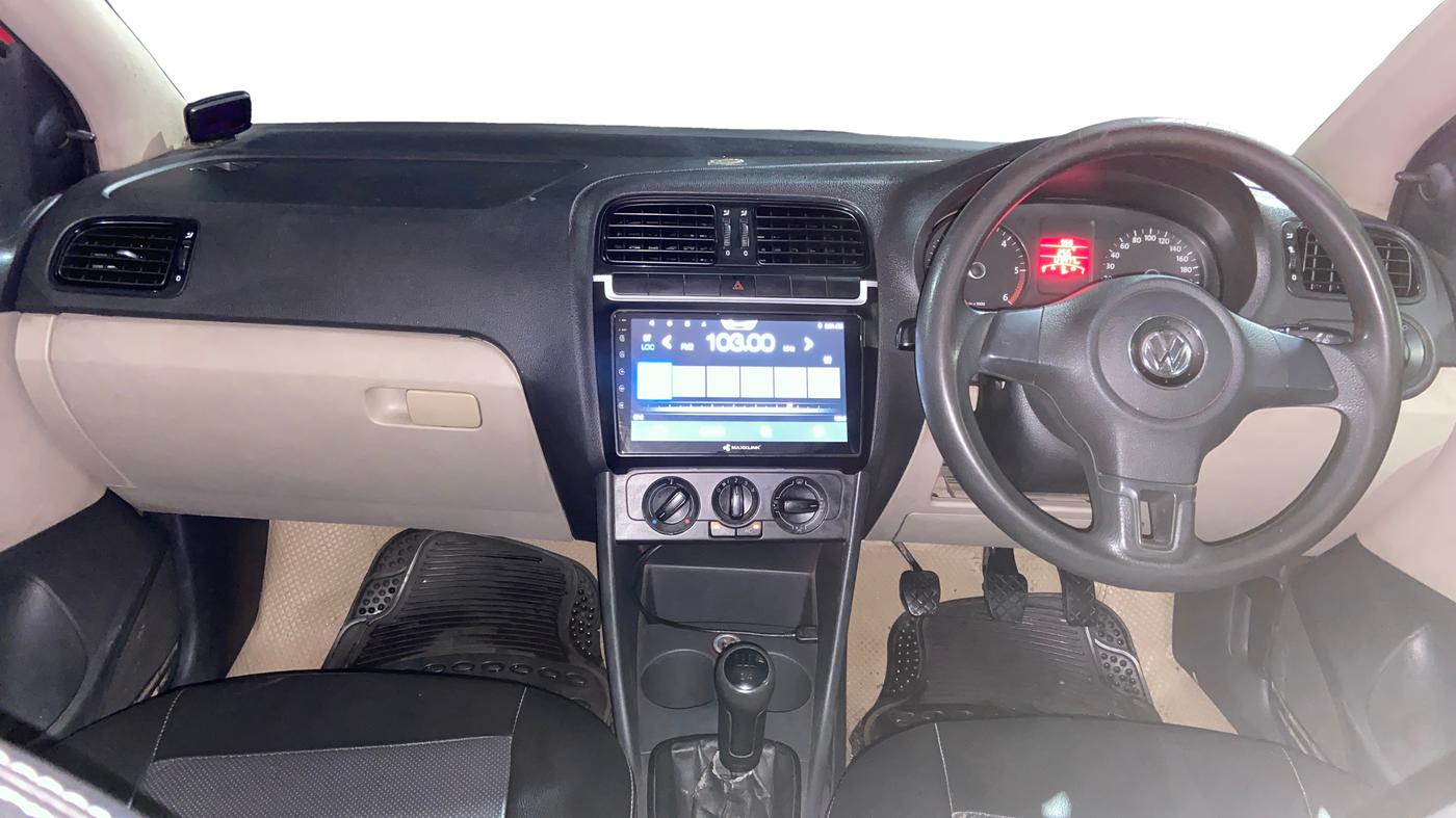 2012 Volkswagen Polo TRENDLINE 1.2L DIESEL, Diesel, Manual, 1,23,452 km, Dashboard