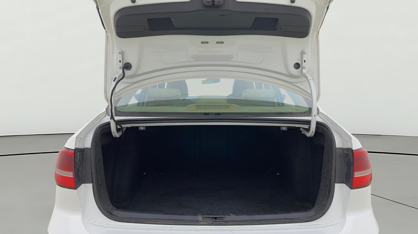 2015 Volkswagen Jetta HIGHLINE TDI, Diesel, Manual, 81,231 km, Boot Open Zoomed View