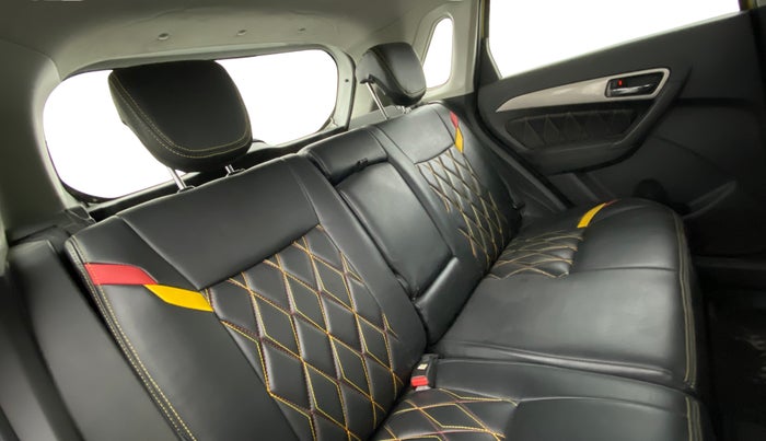 2016 Maruti Vitara Brezza ZDI PLUS, Diesel, Manual, 83,320 km, Right Side Rear Door Cabin