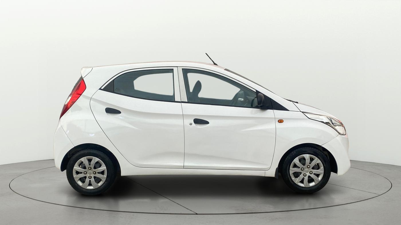 2015 Hyundai Eon MAGNA +, Petrol, Manual, 48,496 km, Right Side View