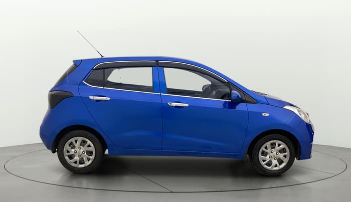2017 Hyundai Grand i10 SPORTZ U2 1.2 CRDI, Diesel, Manual, 1,20,787 km, Right Side View