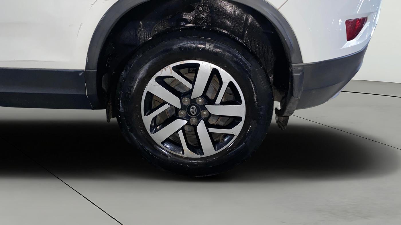 2021 Tata Harrier XZA PLUS 2.0L, Diesel, Automatic, 80,367 km, Left Rear Wheel