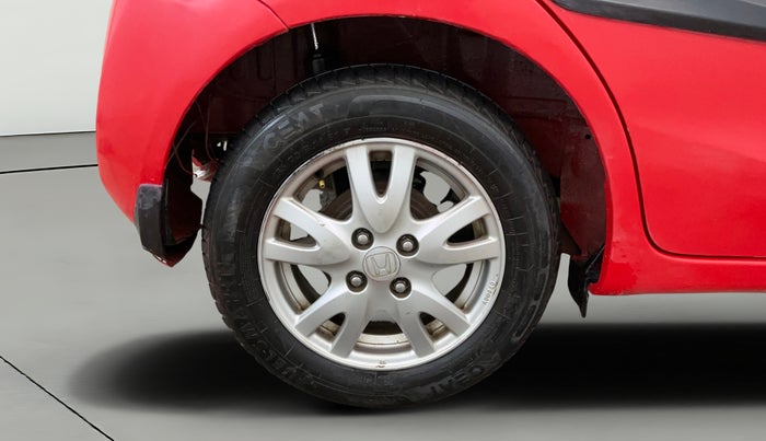 2014 Honda Brio VX AT, Petrol, Automatic, 65,567 km, Right Rear Wheel