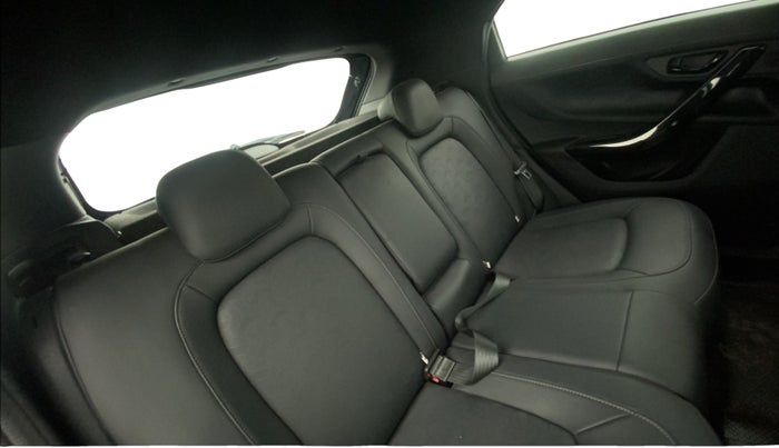 2022 Tata NEXON XZA PLUS (O) PETROL DARK EDITION, Petrol, Automatic, 42,221 km, Right Side Rear Door Cabin