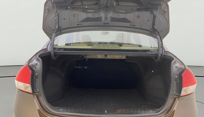 2015 Maruti Ciaz ZDI SHVS, Diesel, Manual, 80,109 km, Boot Open Zoomed View