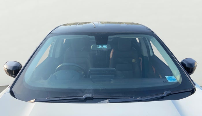 2020 Tata Harrier XZA 2.0L DUAL TONE, Diesel, Automatic, 1,22,626 km, Front Windshield