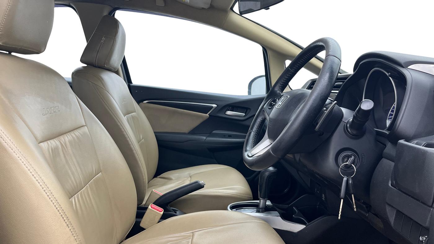 2018 Honda Jazz 1.2L I-VTEC V AT, Petrol, Automatic, 64,217 km, Right Side Front Door Cabin