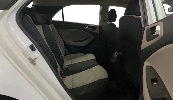 2019 Hyundai Elite i20 ASTA 1.2 (O), Petrol, Manual, 33,402 km, Right Side Rear Door Cabin