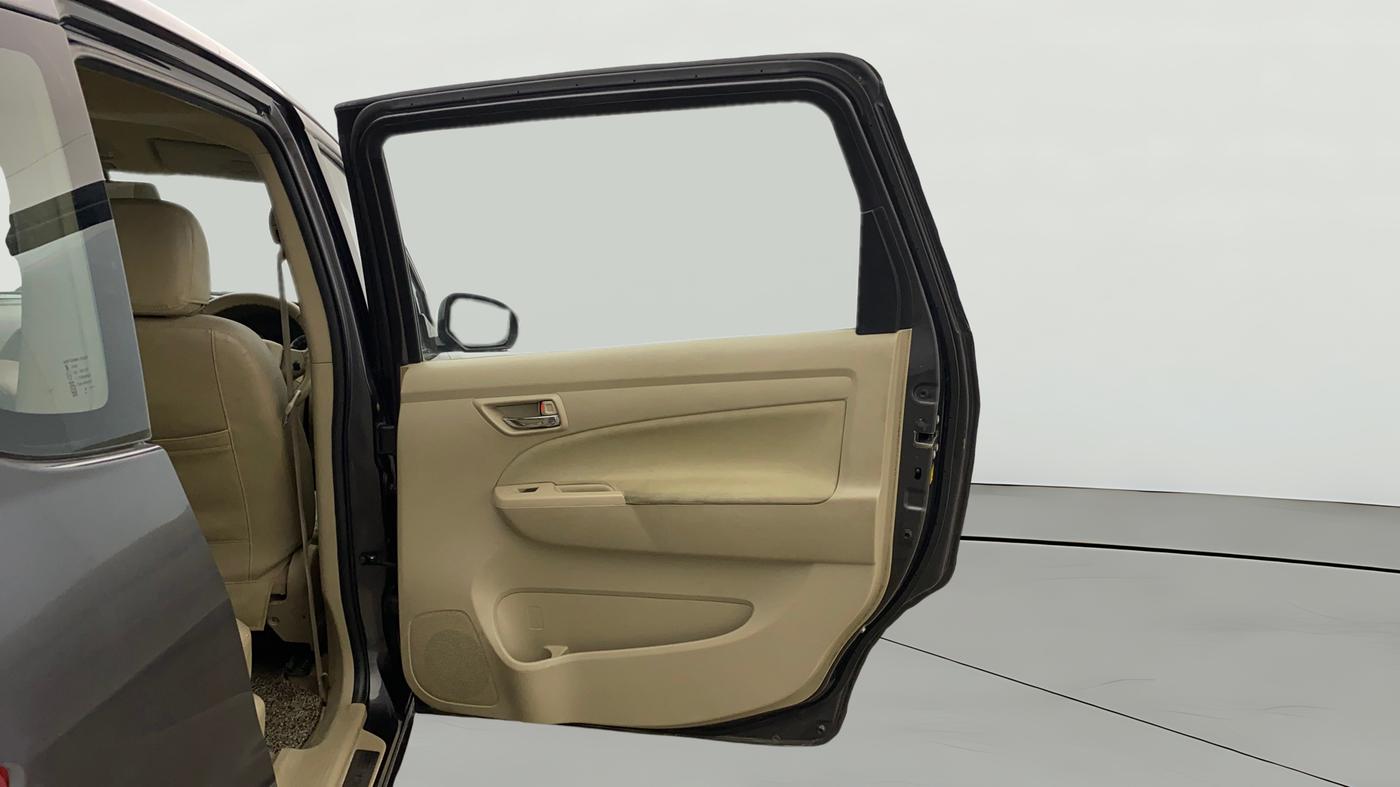 2015 Maruti Ertiga ZXI+, Petrol, Manual, 99,150 km, RHS Rear Door