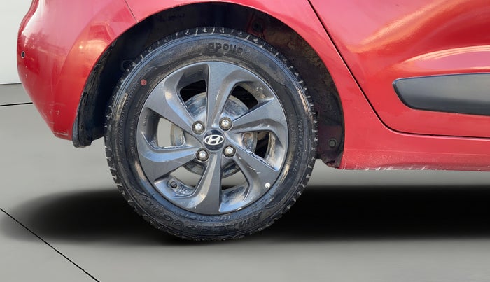 2018 Hyundai Grand i10 SPORTZ 1.2 KAPPA VTVT DUAL TONE, CNG, Manual, 65,557 km, Right Rear Wheel