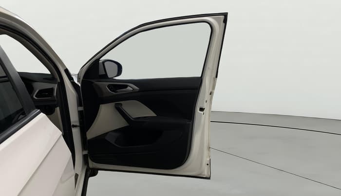 2021 Volkswagen TAIGUN HIGHLINE 1.0 TSI MT, Petrol, Manual, 31,604 km, RHS Front Door