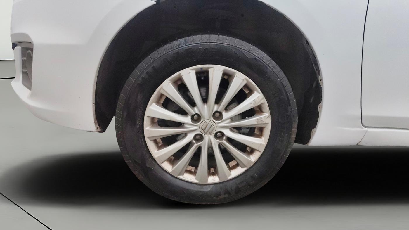 2015 Maruti Ciaz ZXI, Petrol, Manual, 76,102 km, Left Front Wheel