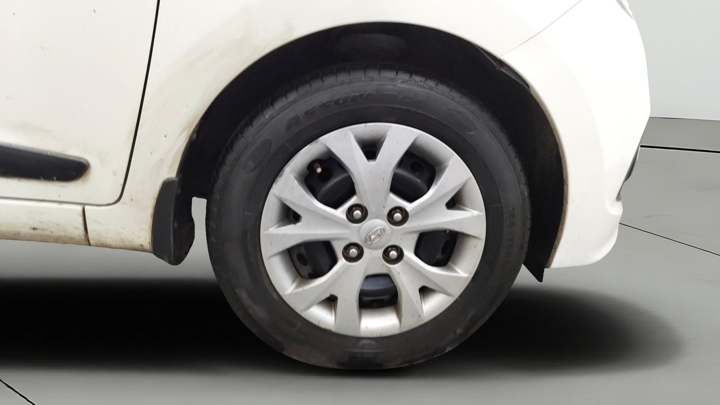 2016 Hyundai Grand i10 MAGNA 1.2 KAPPA VTVT, Petrol, Manual, 53,814 km, Right Front Wheel