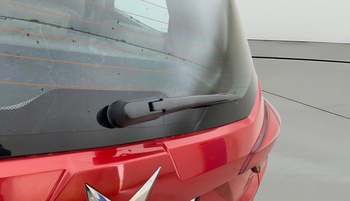 2023 Mahindra XUV300 W8 (O) 1.5 DIESEL AMT, Diesel, Automatic, 63,752 km, Rear Wiper
