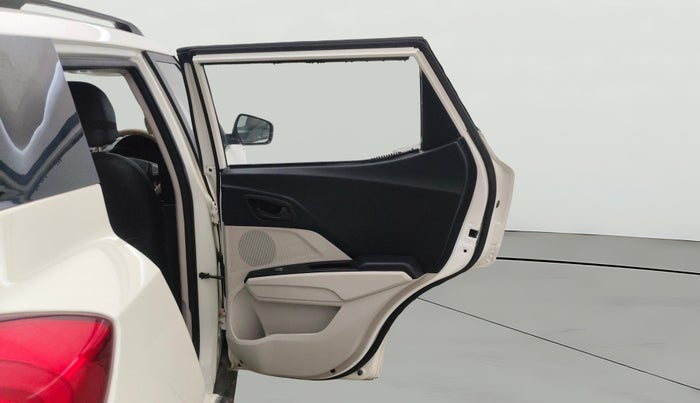 2022 Mahindra XUV300 W6 1.2 PETROL AMT, Petrol, Automatic, 36,886 km, RHS Rear Door