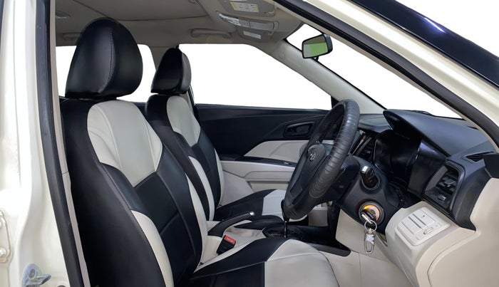 2021 Mahindra XUV300 W6 1.5 DIESEL AMT, Diesel, Automatic, 94,572 km, Right Side Front Door Cabin