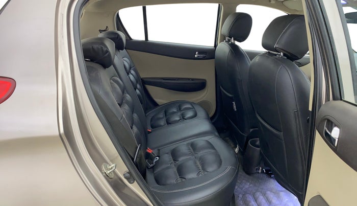 2012 Hyundai i20 SPORTZ 1.2, Petrol, Manual, 89,094 km, Right Side Rear Door Cabin