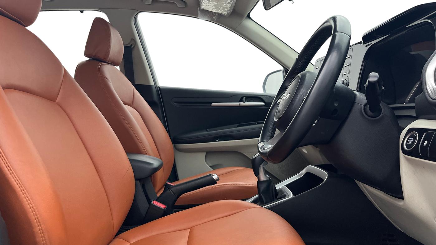 2022 KIA SONET HTX ANNIVERSARY EDITION 1.0 IMT, Petrol, Manual, 61,897 km, Right Side Front Door Cabin