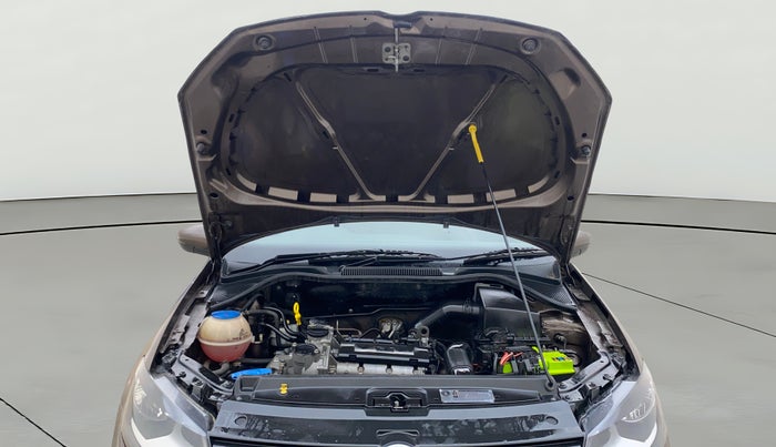 2017 Volkswagen Polo HIGHLINE1.2L, Petrol, Manual, 67,745 km, Open Bonet