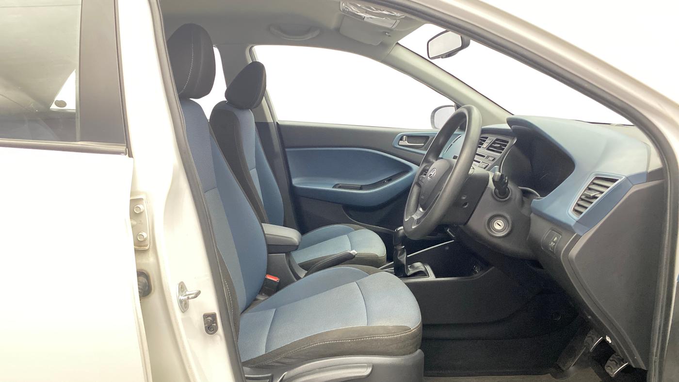 2015 Hyundai i20 Active 1.2 S, Petrol, Manual, 34,618 km, Right Side Front Door Cabin