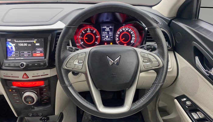 2022 Mahindra XUV300 W8 (O) 1.5 DIESEL AMT, Diesel, Automatic, 32,332 km, Steering Wheel Close Up