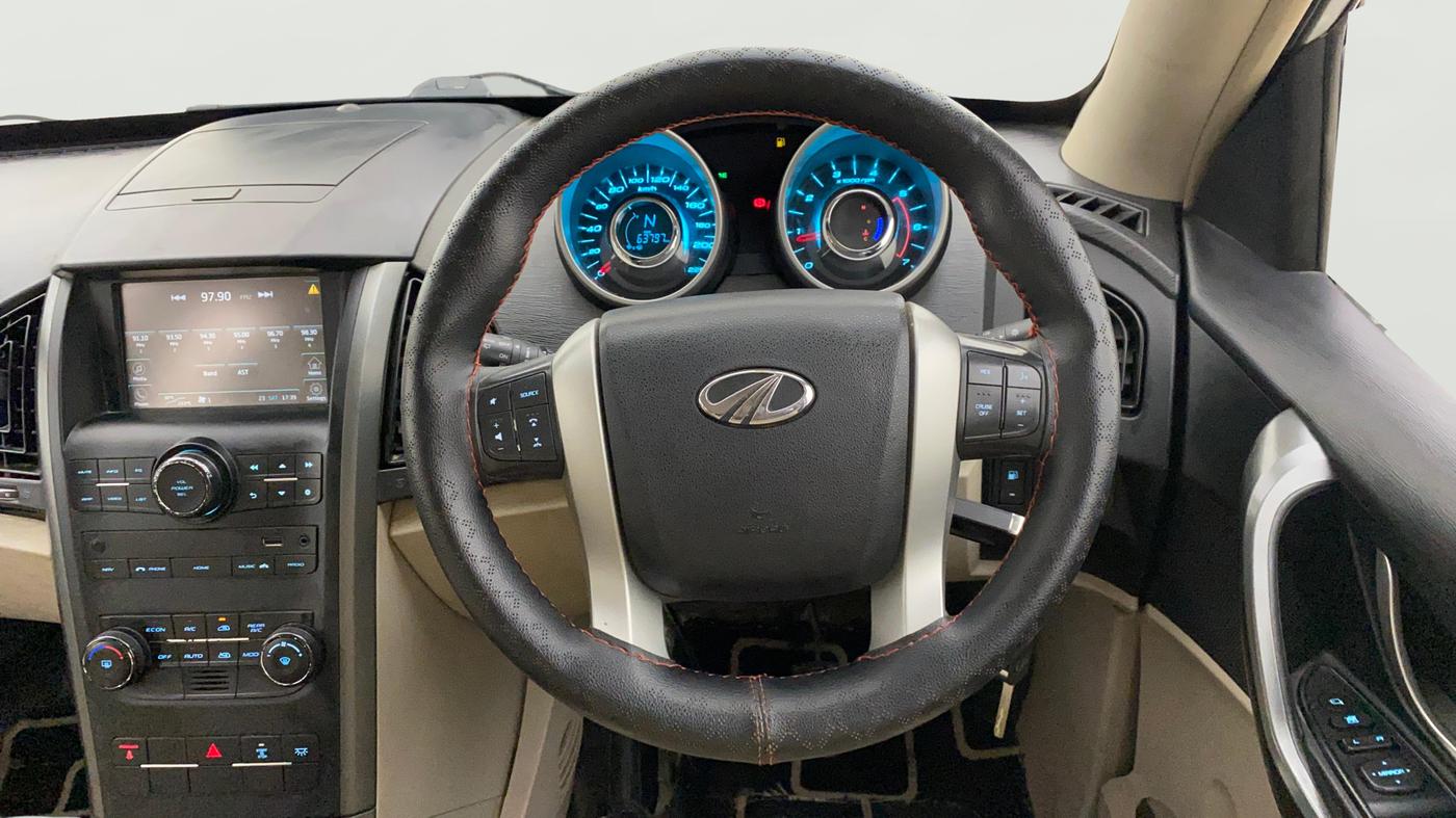 2016 Mahindra XUV500 W6, Diesel, Manual, 63,766 km, Steering Wheel Close Up