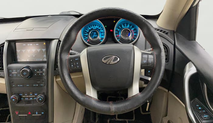 2016 Mahindra XUV500 W6, Diesel, Manual, 63,766 km, Steering Wheel Close Up