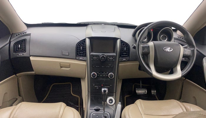 2016 Mahindra XUV500 W10 AT, Diesel, Automatic, 82,399 km, Dashboard