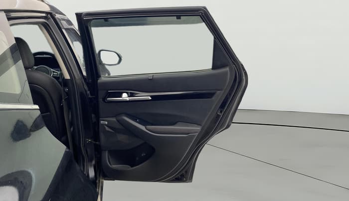 2022 KIA SELTOS GTX PLUS AT 1.5 DIESEL, Diesel, Automatic, 1,10,396 km, RHS Rear Door