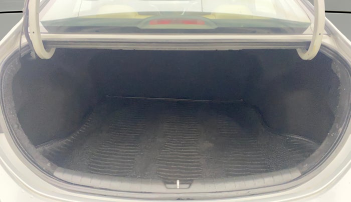 2019 Hyundai Verna 1.6 VTVT SX, Petrol, Manual, 84,490 km, Boot Open Zoomed View