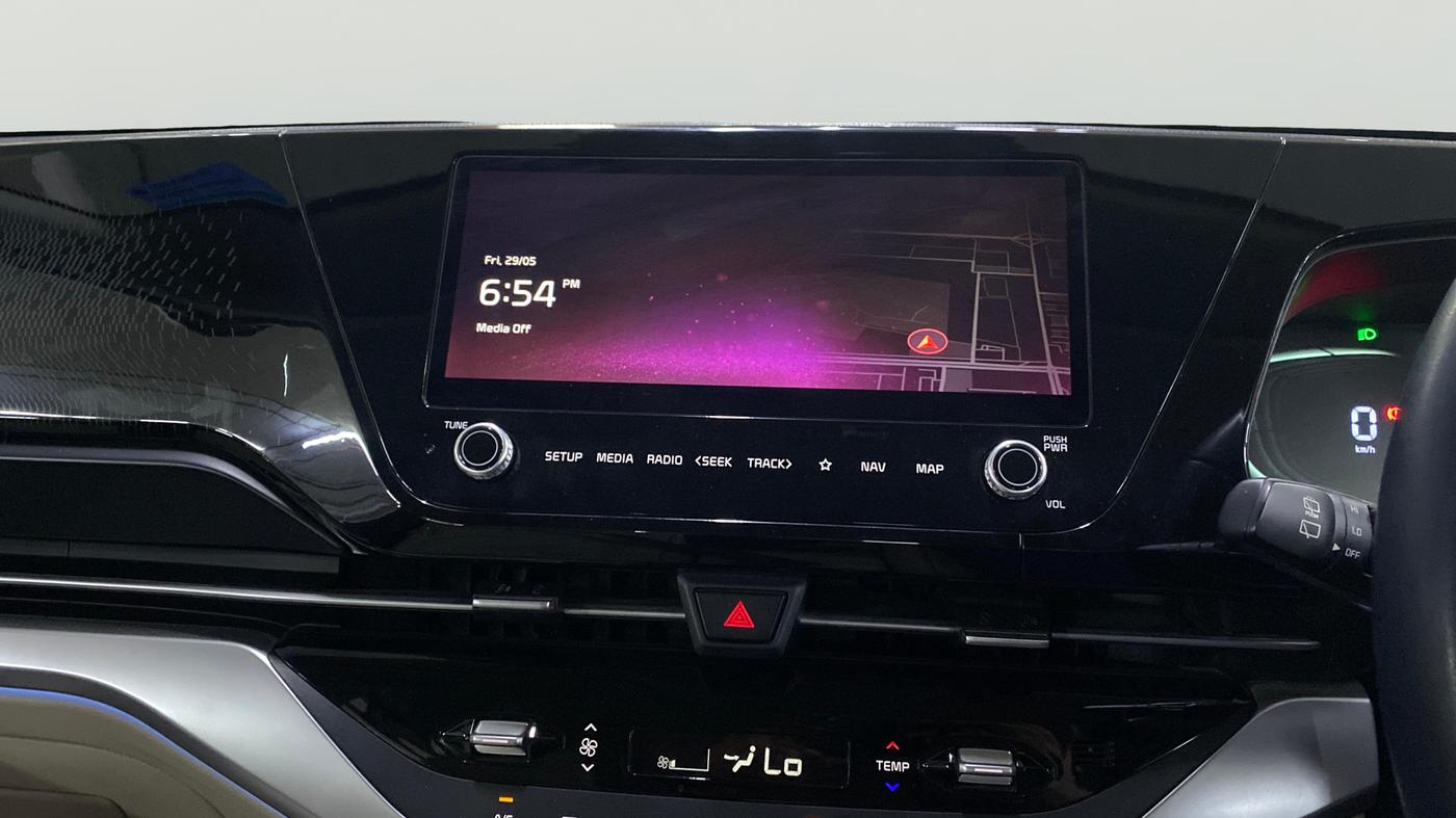 2022 KIA CARENS LUXURY PLUS 1.4 PETROL 7 STR, Petrol, Manual, 42,324 km, Air Conditioner