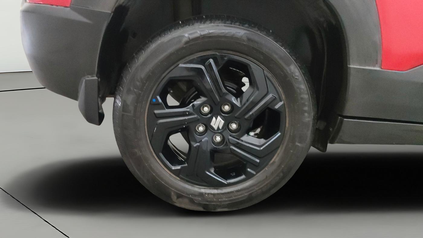 2024 Maruti BREZZA ZXI SMART HYBRID DUAL TONE, Petrol, Manual, 11,358 km, Right Rear Wheel