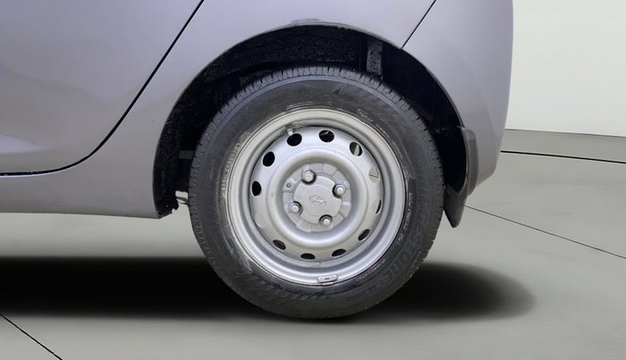 2017 Hyundai Eon ERA +, Petrol, Manual, 30,745 km, Left Rear Wheel