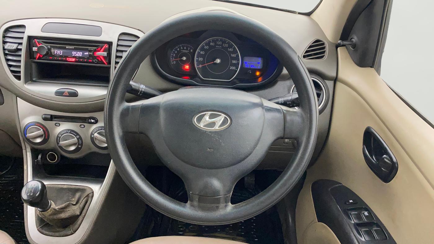 2016 Hyundai i10 MAGNA 1.1, Petrol, Manual, 83,170 km, Steering Wheel Close Up