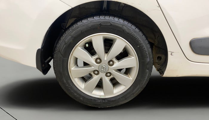 2014 Hyundai Xcent SX 1.2 (O), Petrol, Manual, 1,04,349 km, Right Rear Wheel