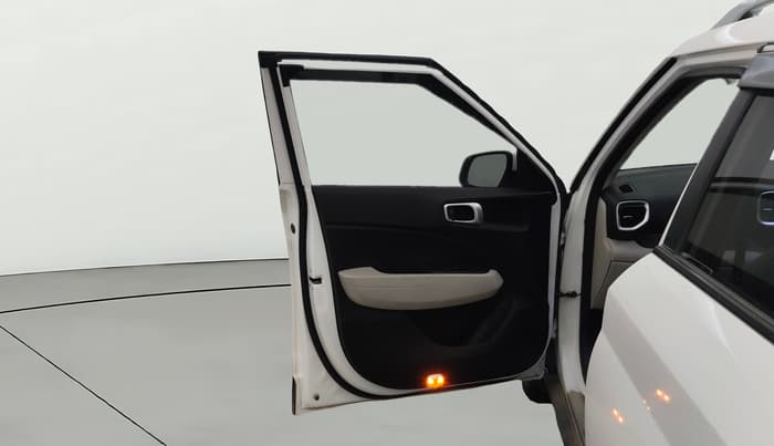 2023 Hyundai VENUE S 1.2, Petrol, Manual, 23,248 km, LHS Front Door