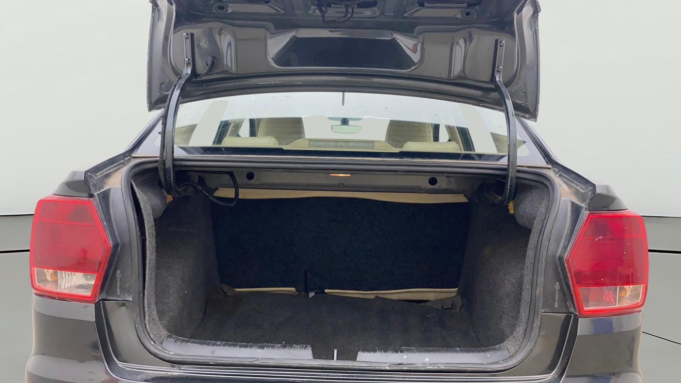 2018 Volkswagen Ameo HIGHLINE PLUS 1.5L AT 16 ALLOY, Diesel, Automatic, 1,09,907 km, Boot Open Zoomed View