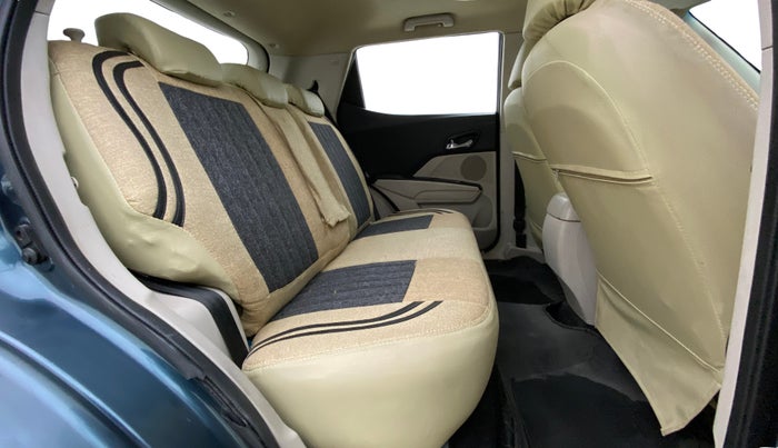 2019 Mahindra XUV300 W8 (O) 1.5 DIESEL, Diesel, Manual, 1,05,427 km, Right Side Rear Door Cabin