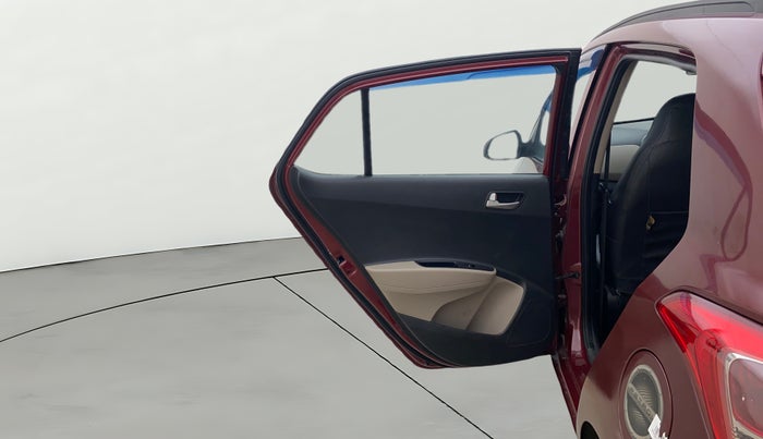 2015 Hyundai Grand i10 SPORTZ 1.2 KAPPA VTVT, Petrol, Manual, 1,02,001 km, LHS Rear Door