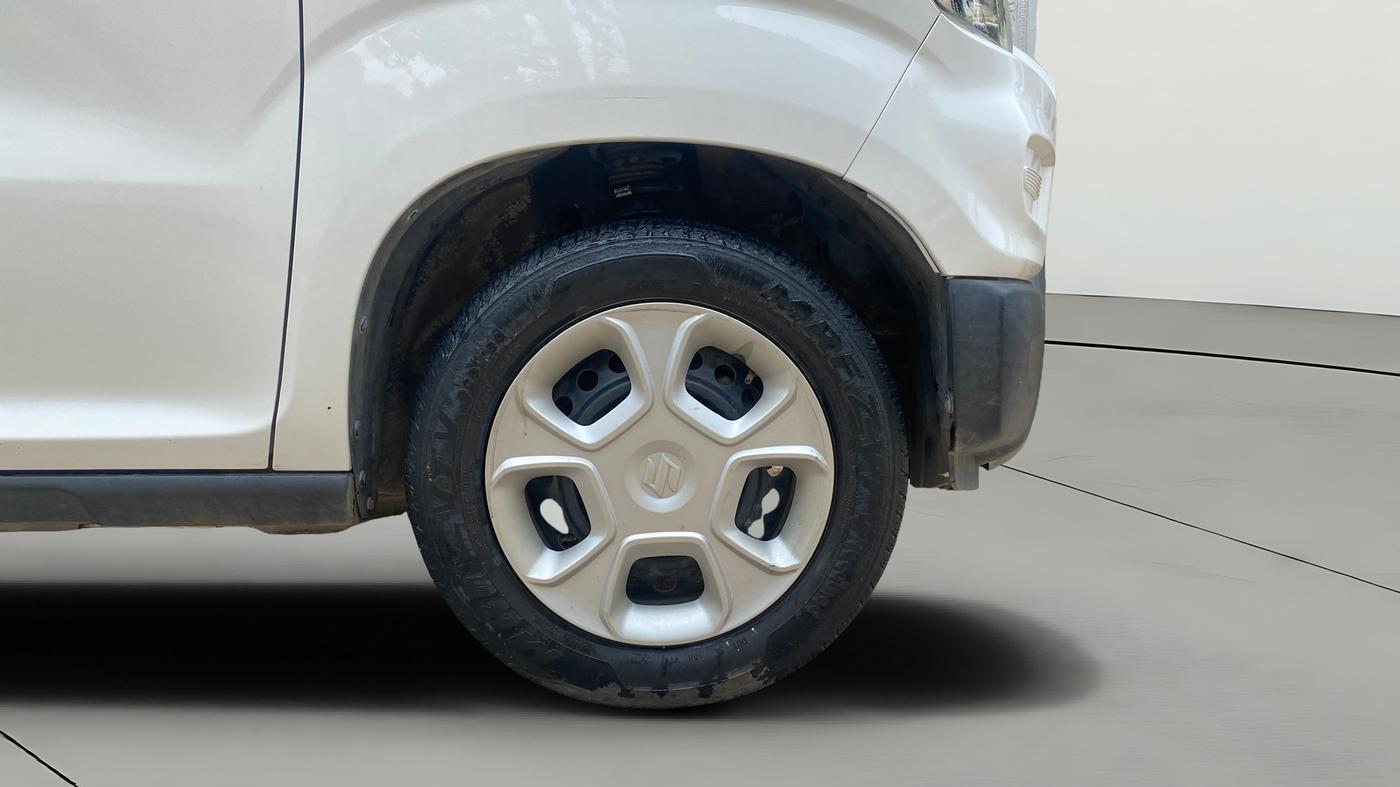 2019 Maruti S PRESSO VXI PLUS AMT, Petrol, Automatic, 45,482 km, Right Front Wheel