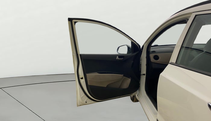 2015 Hyundai Grand i10 ASTA AT 1.2 KAPPA VTVT, CNG, Automatic, 1,24,302 km, LHS Front Door