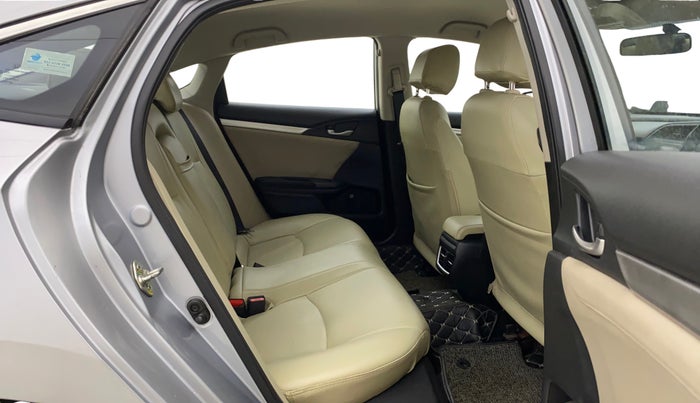 2020 Honda Civic 1.8L I-VTEC V CVT, Petrol, Automatic, 1,04,898 km, Right Side Rear Door Cabin