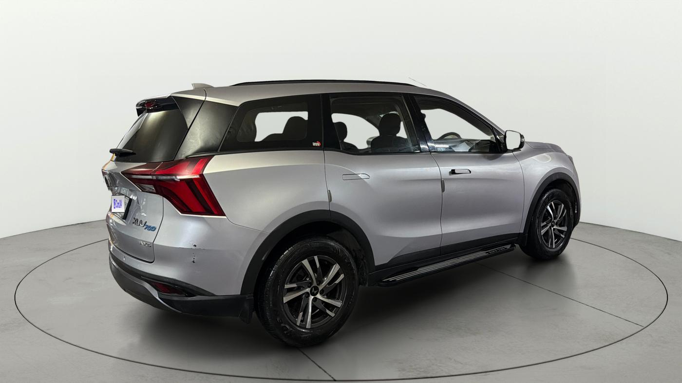 2025 Mahindra XUV700 AX 5 P MT 7 STR, Petrol, Manual, 30,585 km, Right Back Diagonal