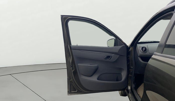 2016 Renault Kwid RXT 0.8, Petrol, Manual, 31,384 km, LHS Front Door