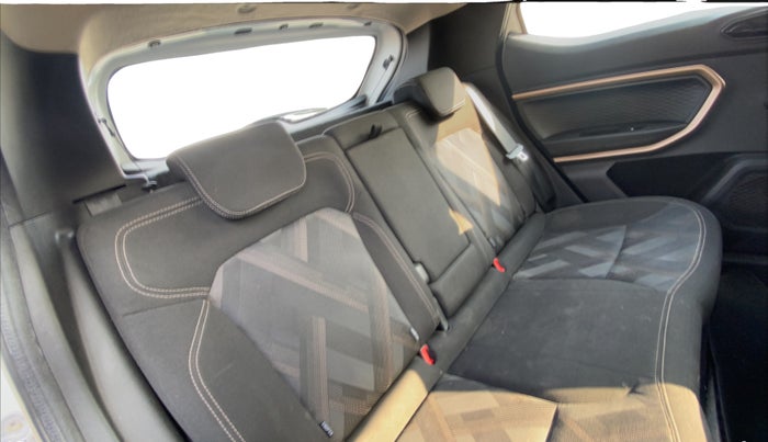 2022 Renault Kiger RXT (O) AMT, Petrol, Automatic, 38,769 km, Right Side Rear Door Cabin