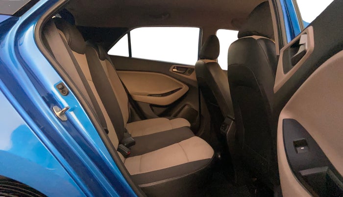 2017 Hyundai Elite i20 SPORTZ 1.2, Petrol, Manual, 36,068 km, Right Side Rear Door Cabin