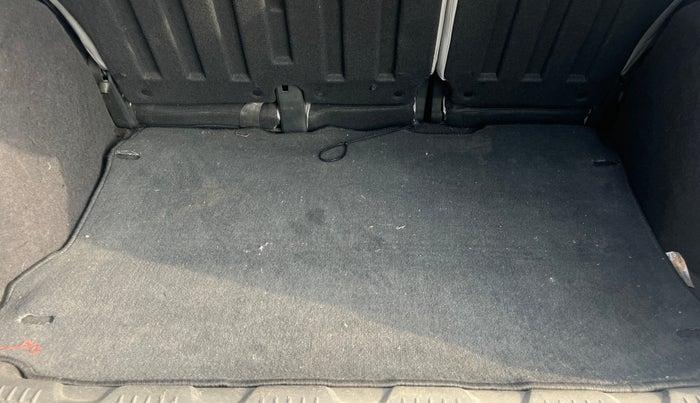 2013 Ford Ecosport TITANIUM 1.0L ECOBOOST, Petrol, Manual, 1,02,167 km, Boot Open Zoomed View