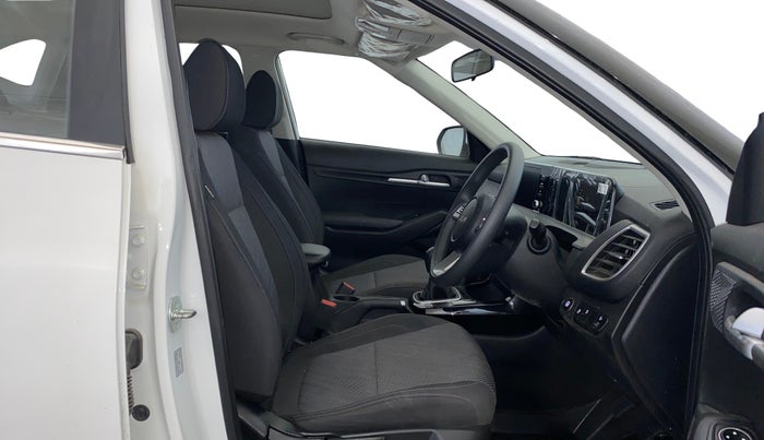 2025 KIA SELTOS HTK (O), Petrol, Manual, 2,460 km, Right Side Front Door Cabin